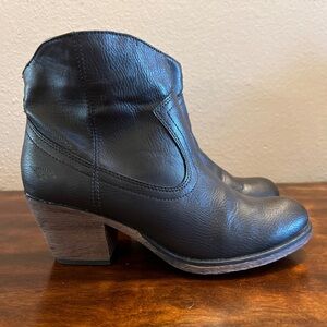 Rocket Dog Short Boots Brown Synthetic Pull On Faux Leather size 9.5